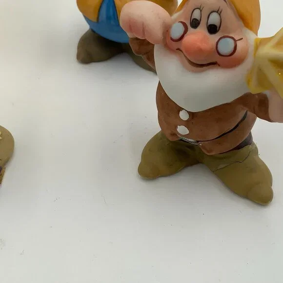 Share Vintage 1970s Schmid Disney Snow White & the Seven Dwarfs Figurine Set (5) - Picture 9 of 11